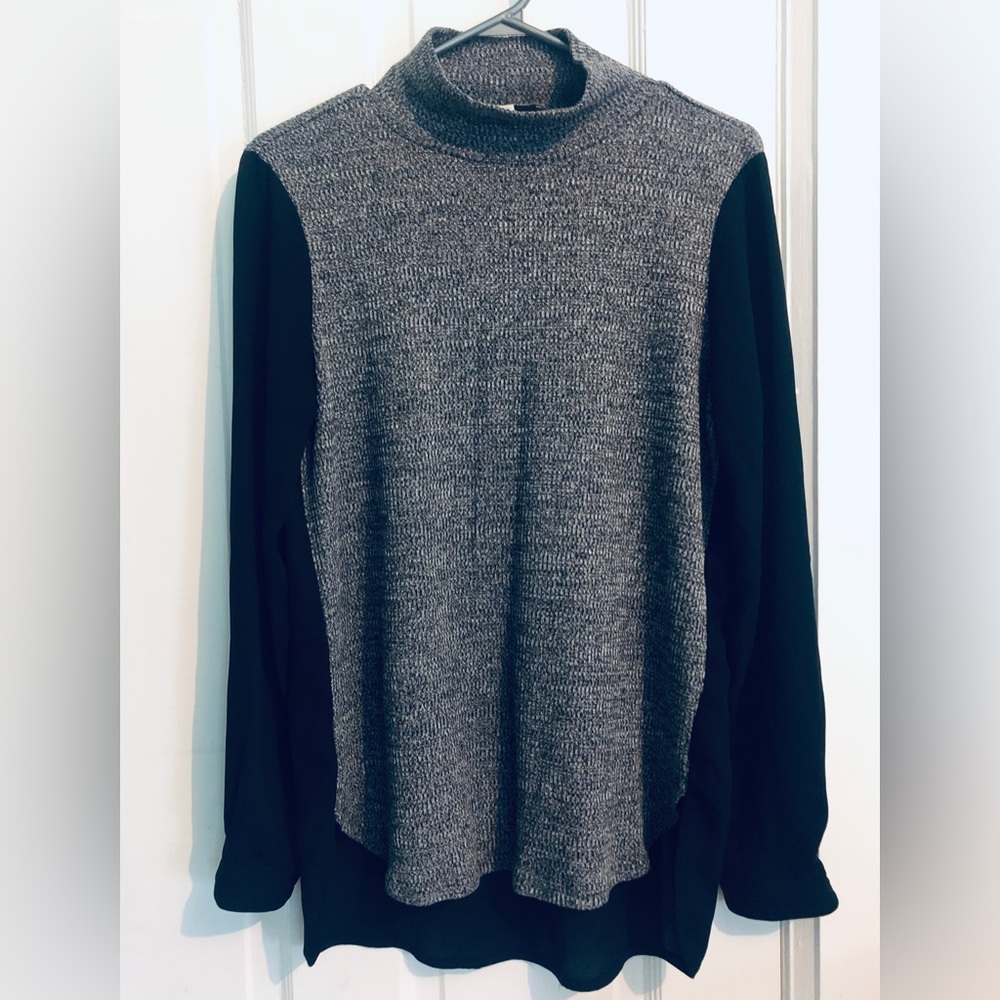 [LOFT] BNWOT Two-Tone Sweater Top
